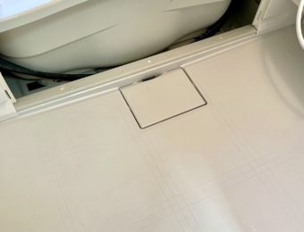 浴室床のカビお掃除後の写真