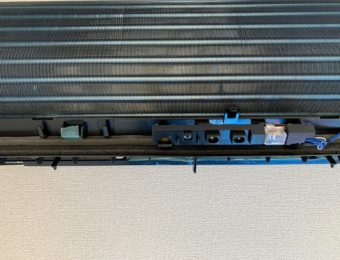 エアコン分解している