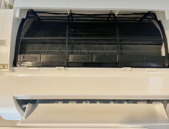 ヤニ洗浄後のエアコンフィルター