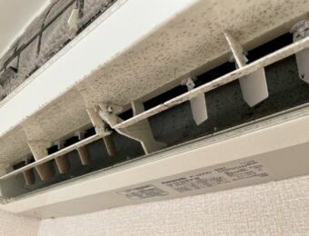 カビの繁殖したエアコン