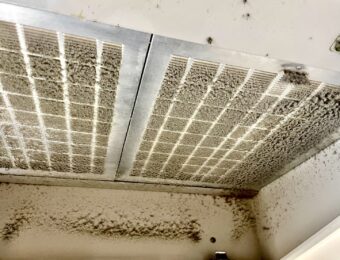 ホコリで目詰まりした換気扇