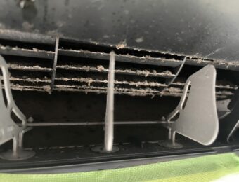 エアコンファンについたカビやホコリ