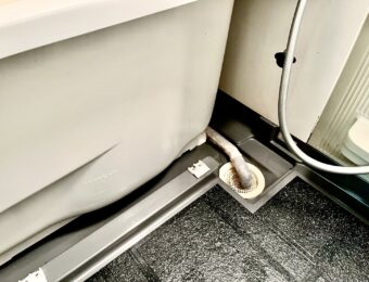 浴室エプロン内部洗浄後