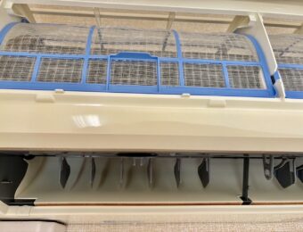 クリーニングでカビを除去した後のエアコン