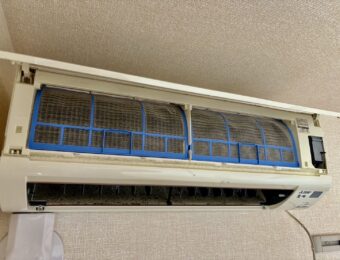 フィルターが目詰まりしたエアコン