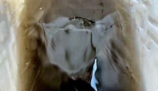 エアコンクリーニングで出た黒い汚水