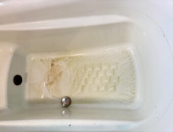 追炊き配管洗浄の際に出た汚れ