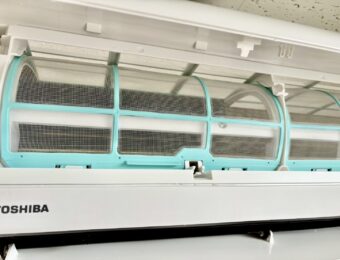 クリーニング後のエアコン内部