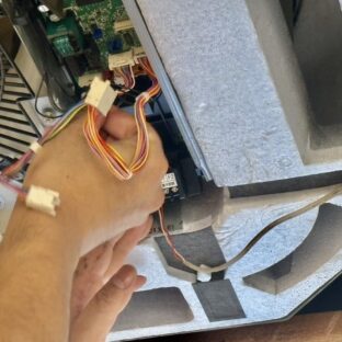 エアコン分解作業中