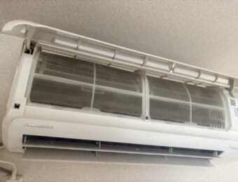 エアコンのフィルターのホコリ汚れ
