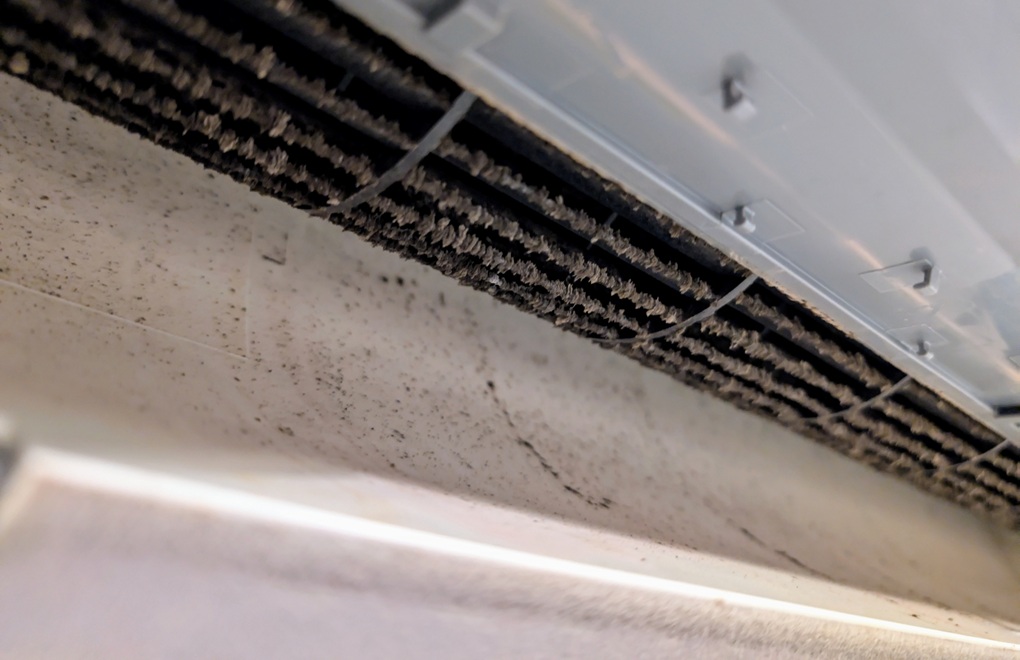 エアコンクリーニング業者に依頼すべきサイン（兆候）